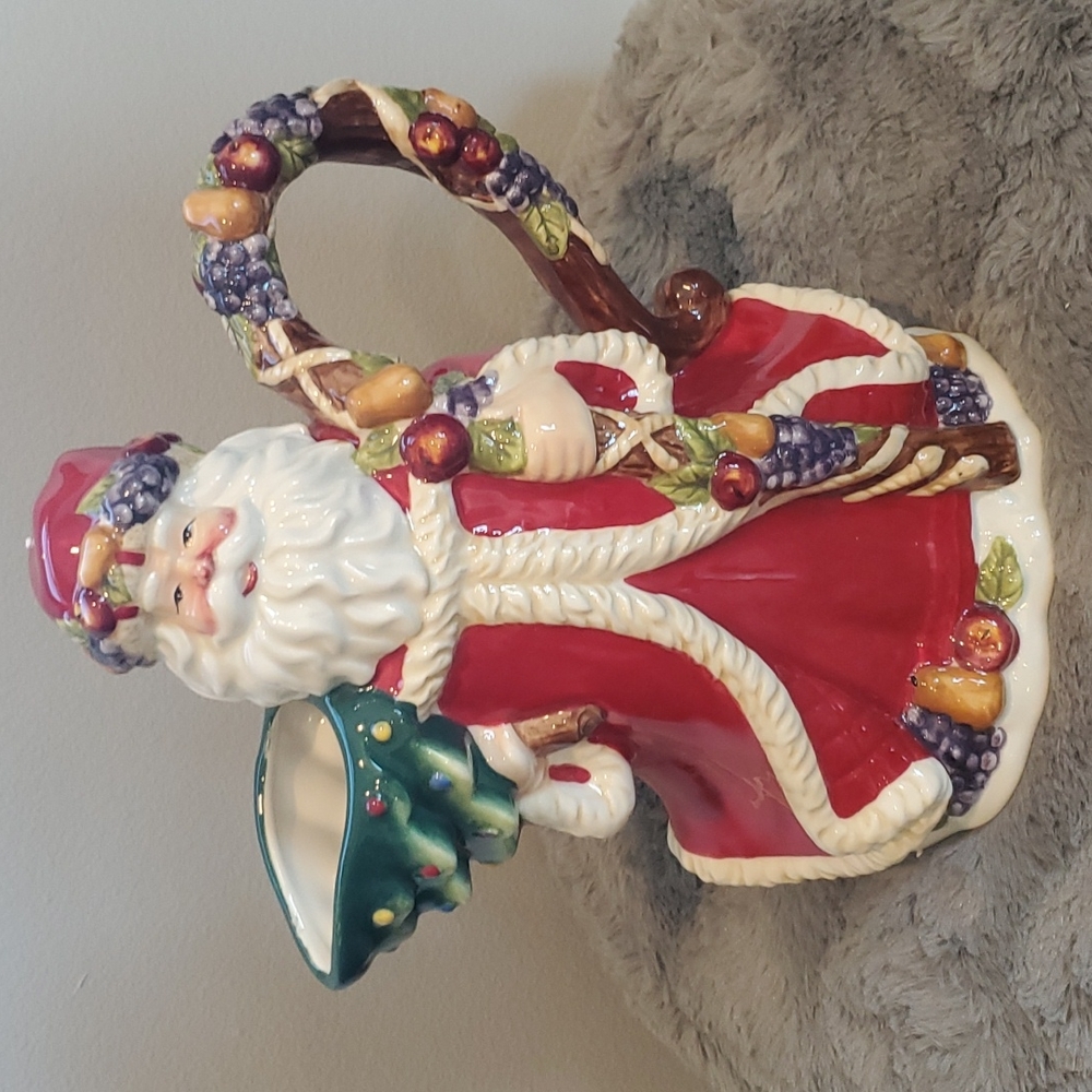 Santa Pitcher